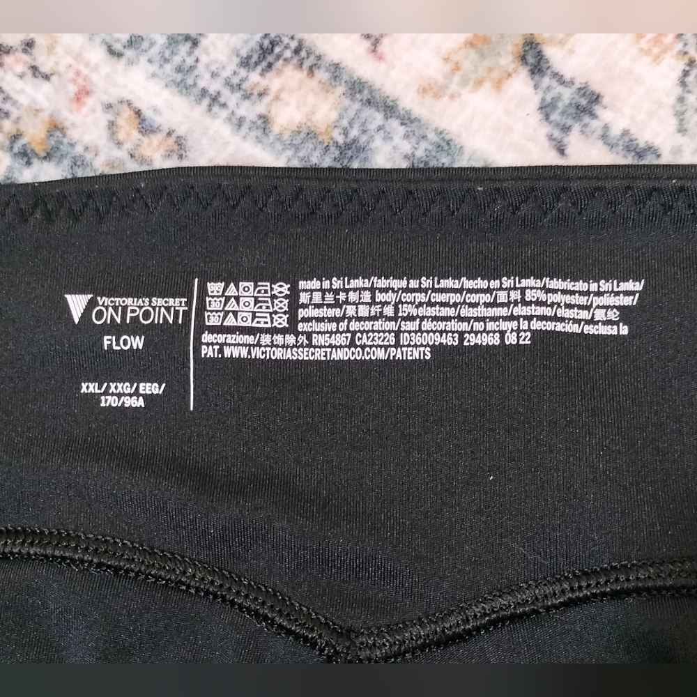 Victoria's Secret On Point FLOW Black Leggings. Size XXL. EUC! - Picture 4 of 4